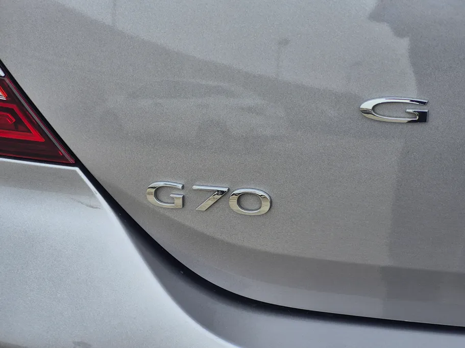 2023 Genesis G70  