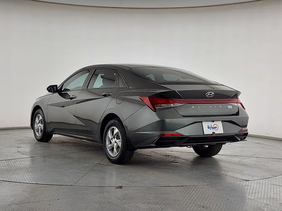 2022 Hyundai Elantra Smart 