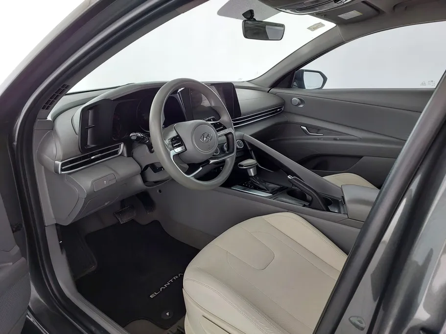 2022 Hyundai Elantra Smart 