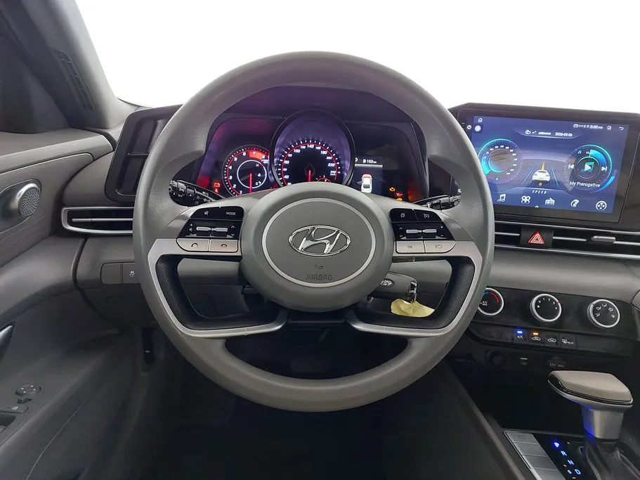 2022 Hyundai Elantra Smart 