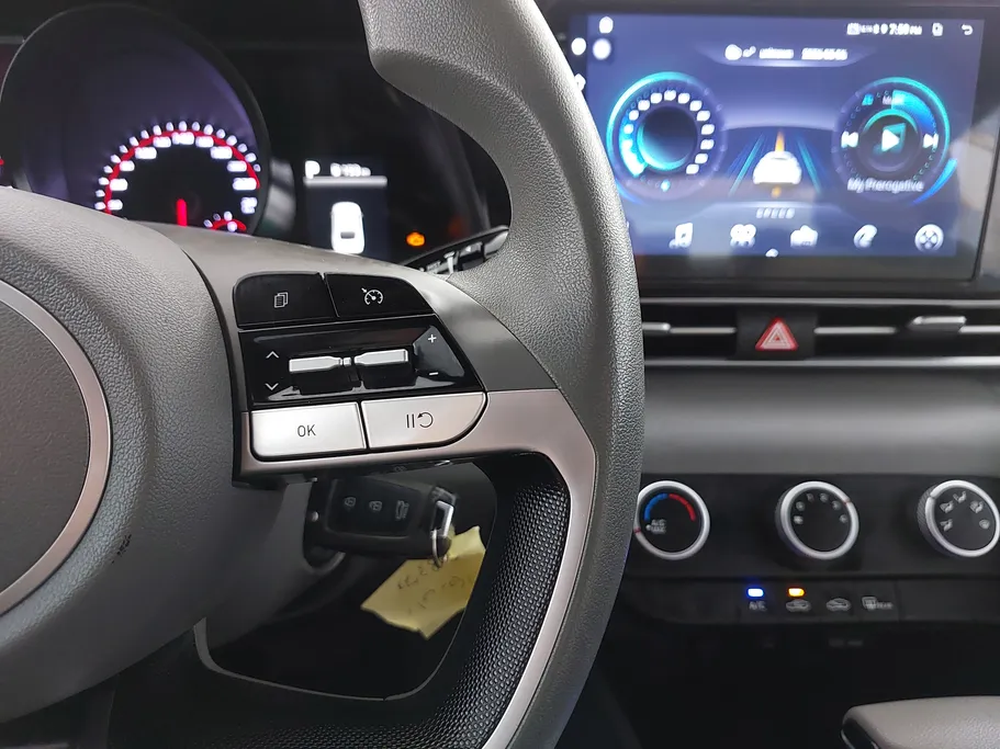 2022 Hyundai Elantra Smart 