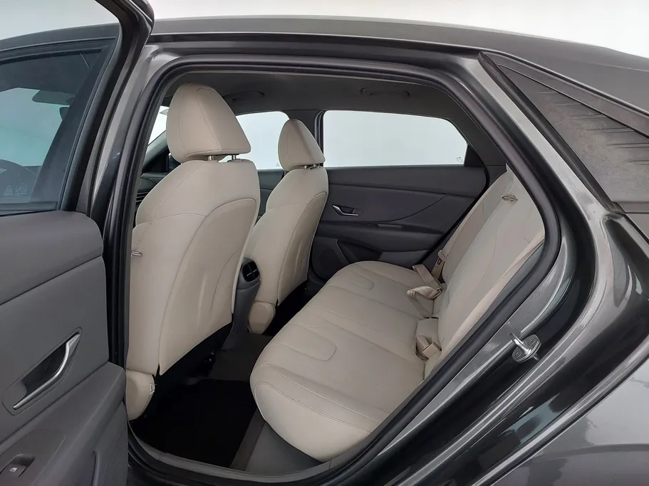 2022 Hyundai Elantra Smart 