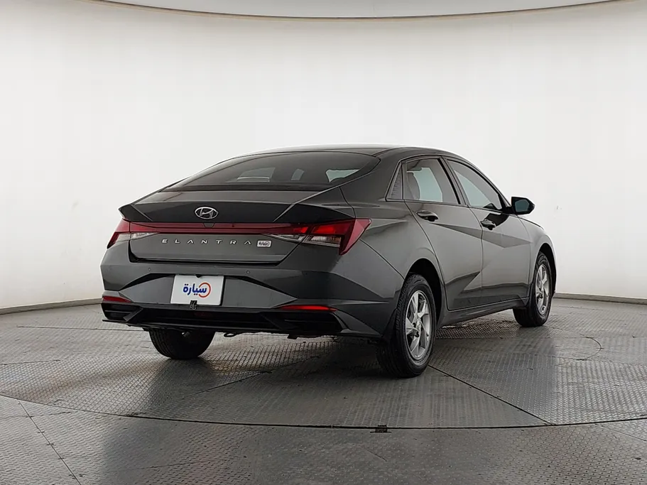 2022 Hyundai Elantra Smart 