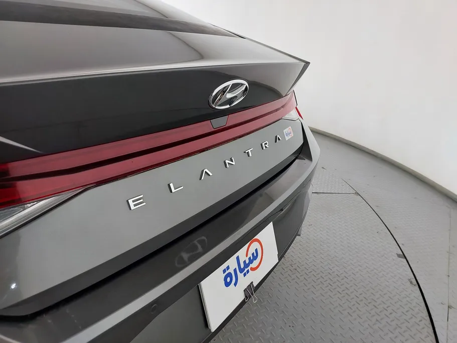 2022 Hyundai Elantra Smart 