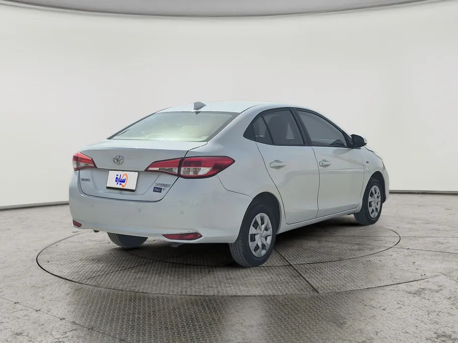 2022 Toyota Yaris  Y 