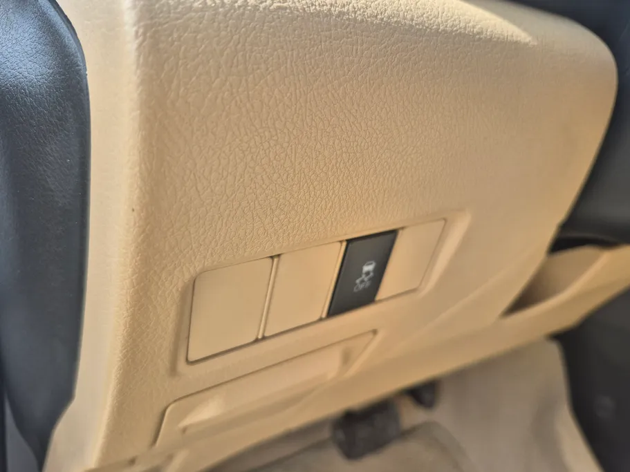 2022 Toyota Yaris  Y 