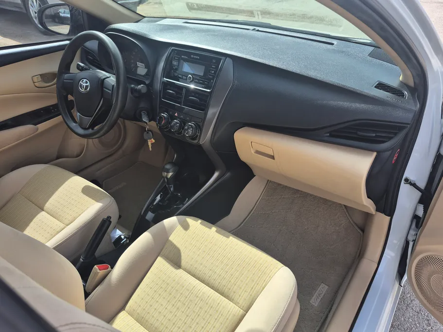 2022 Toyota Yaris  Y 