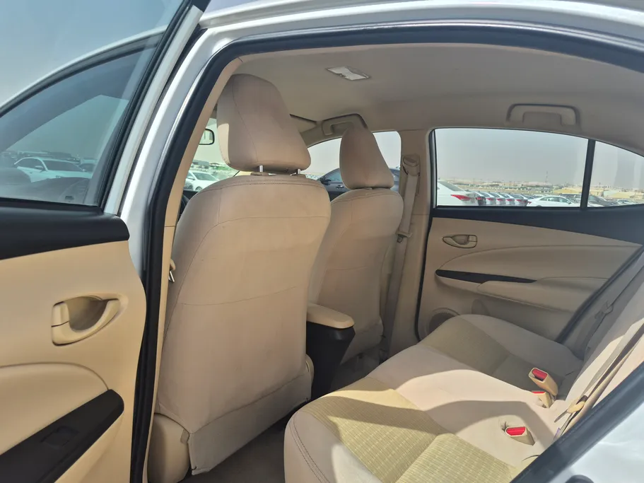 2022 Toyota Yaris  Y 