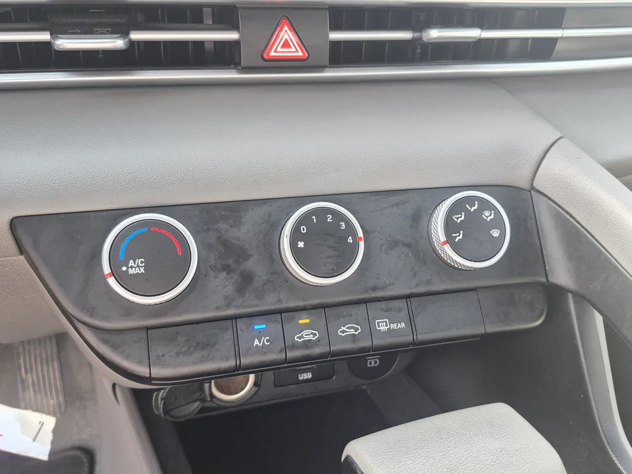 2024 Hyundai Elantra Fleet 