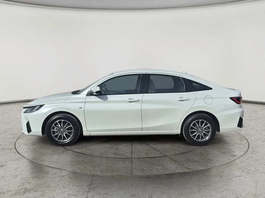 2024 تويوتا Yaris  Y 