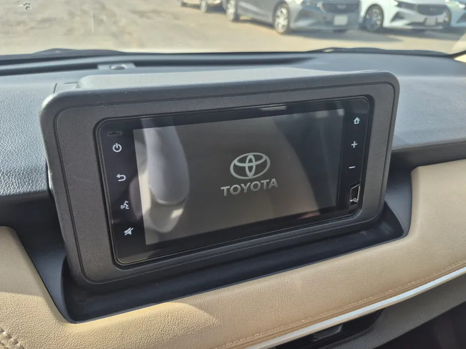 2024 تويوتا Yaris  Y 