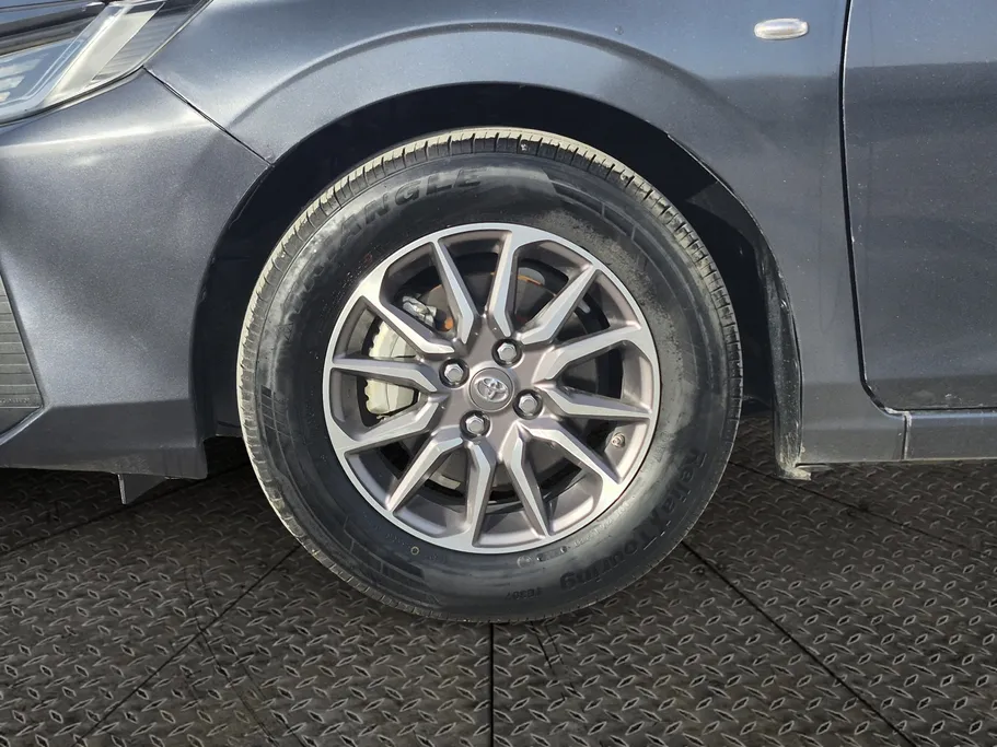 2023 Toyota Yaris  Y 