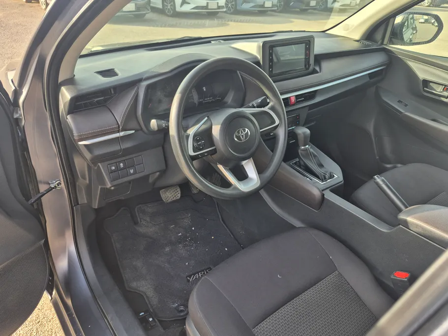 2023 Toyota Yaris  Y 