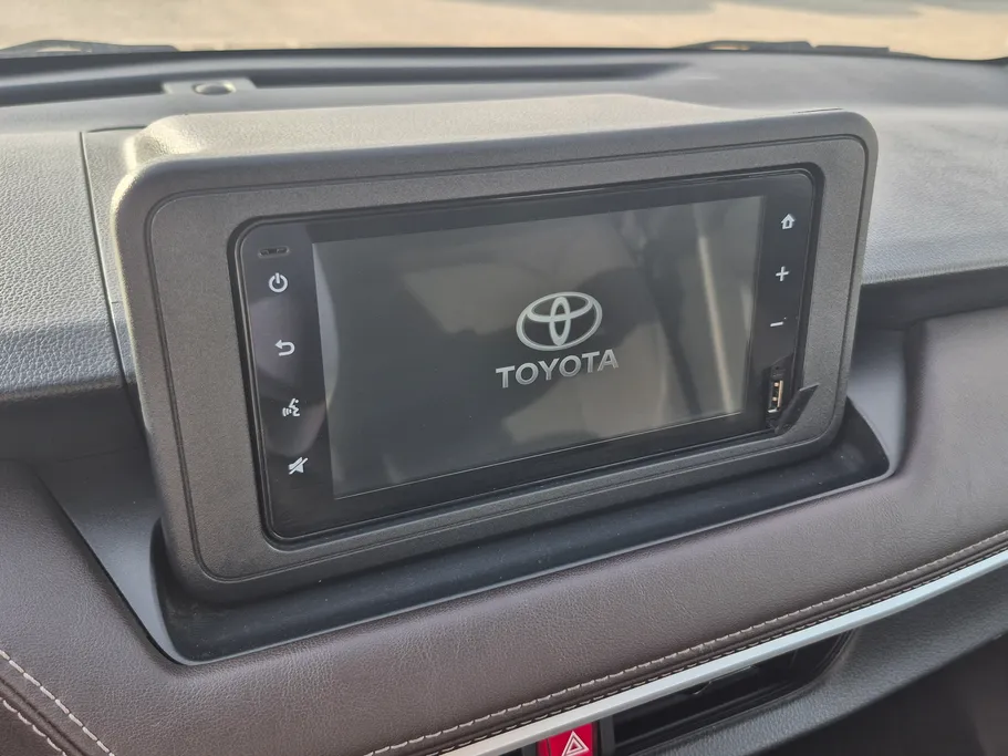 2023 Toyota Yaris  Y 