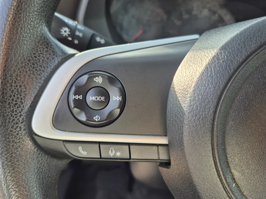 2023 Toyota Yaris  Y 