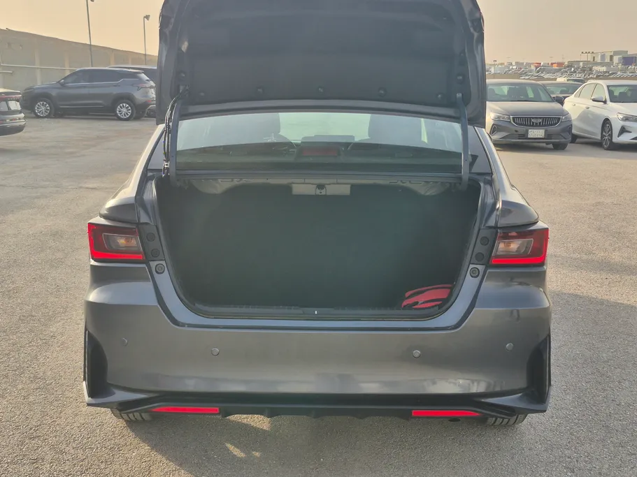 تويوتا يارس Y 2024 