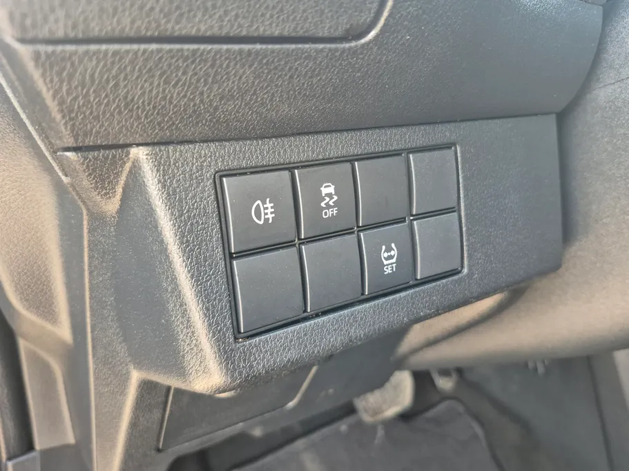 تويوتا يارس Y 2024 