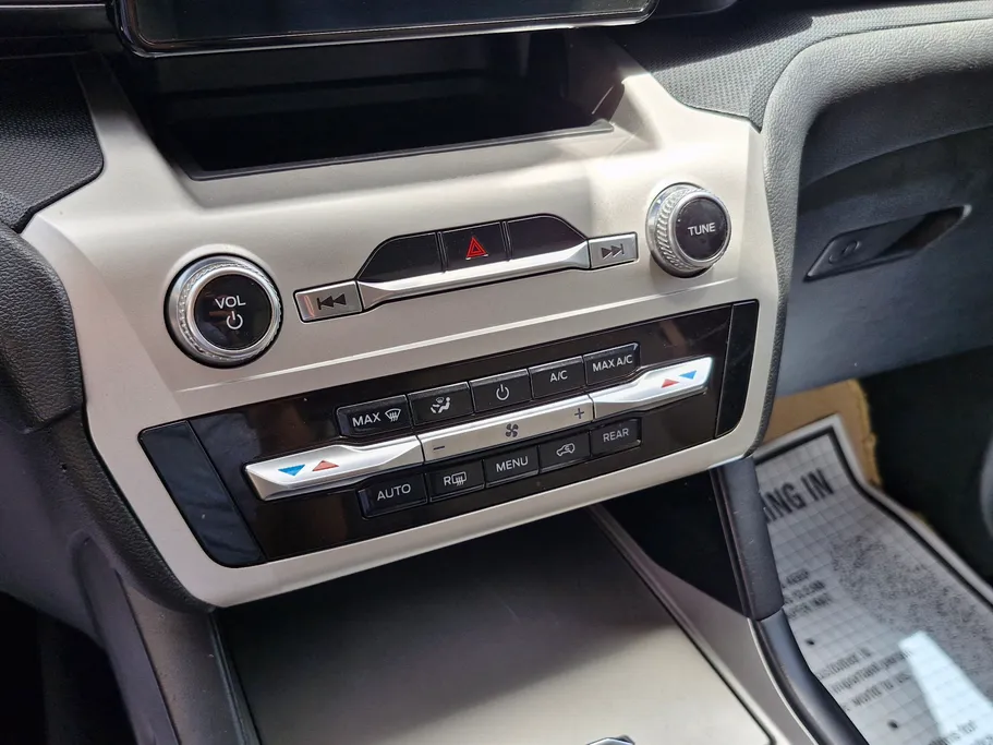 2021 Ford Explorer Standard 