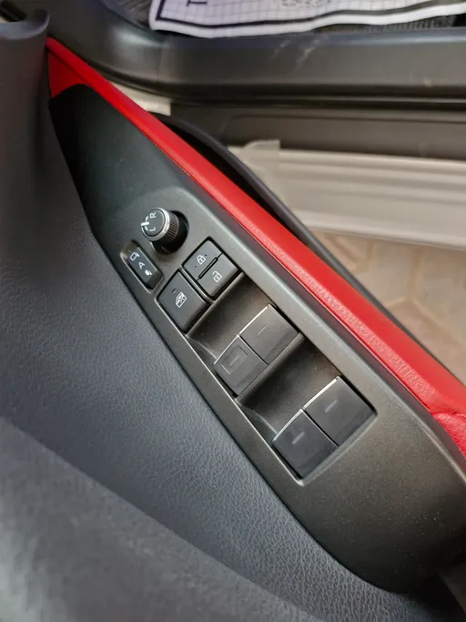 تويوتا كامري SE V6 2024 