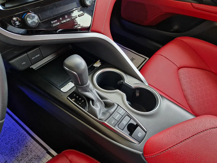 تويوتا كامري SE V6 2024 