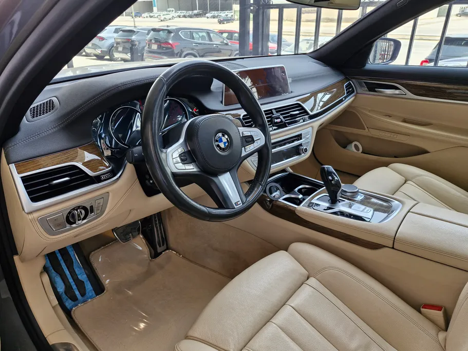 بي ام دبليو الفئة السابعة 730Li 2019 