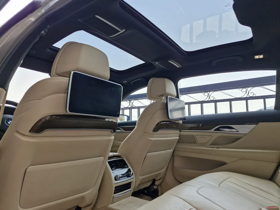 بي ام دبليو الفئة السابعة 730Li 2019 