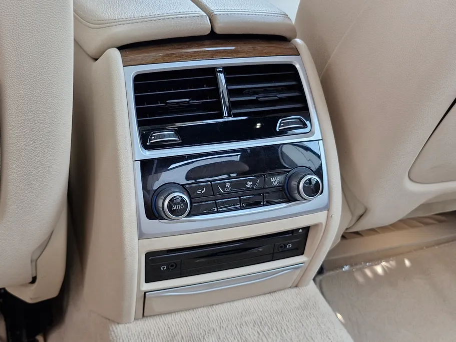 بي ام دبليو الفئة السابعة 730Li 2019 