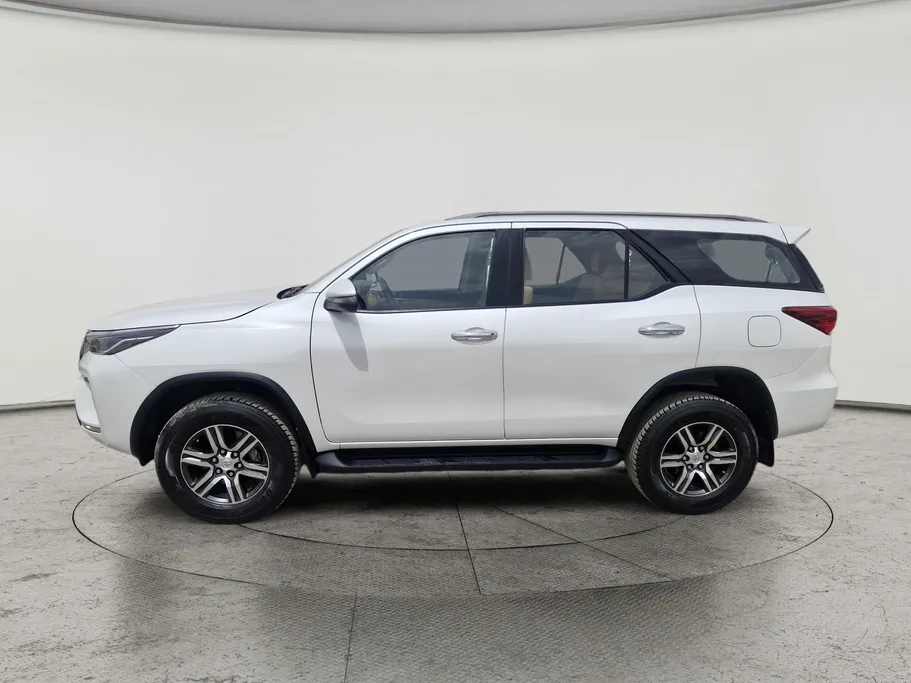 2023 Toyota Fortuner VX 