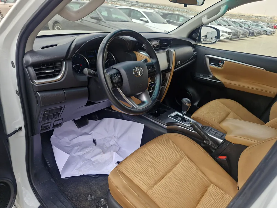 تويوتا فورتشنر VX1 2023 