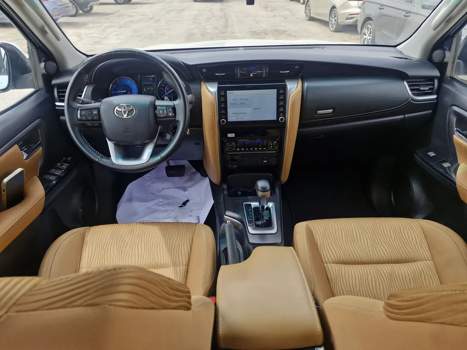 تويوتا فورتشنر VX1 2023 