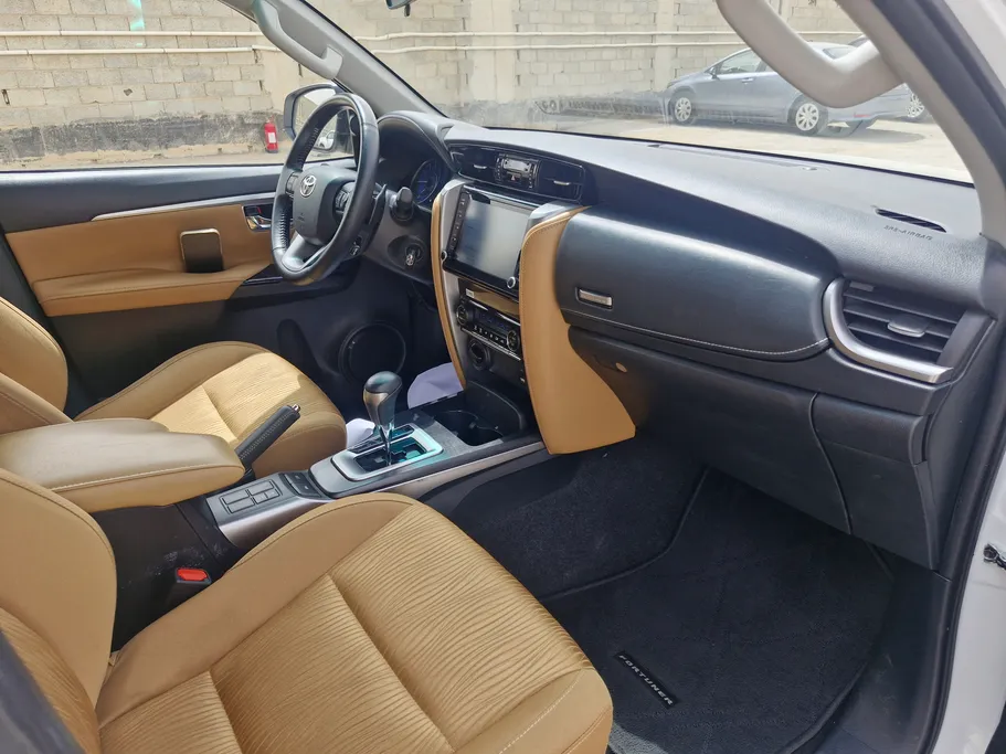 تويوتا فورتشنر VX1 2023 