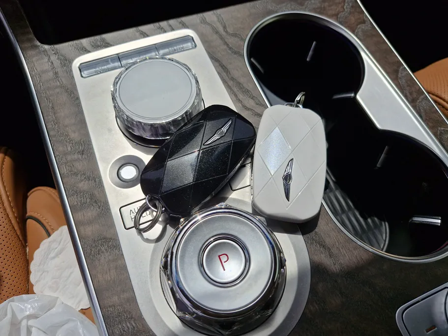 2025 Genesis GV80 Royal 