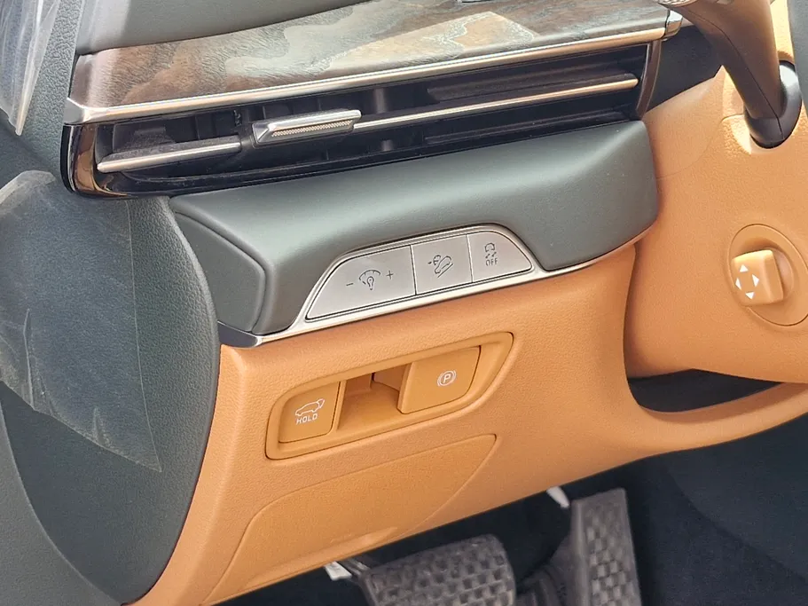 2025 Genesis GV80 Royal 