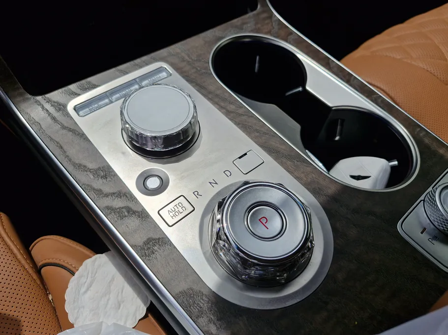 2025 Genesis GV80 Royal 