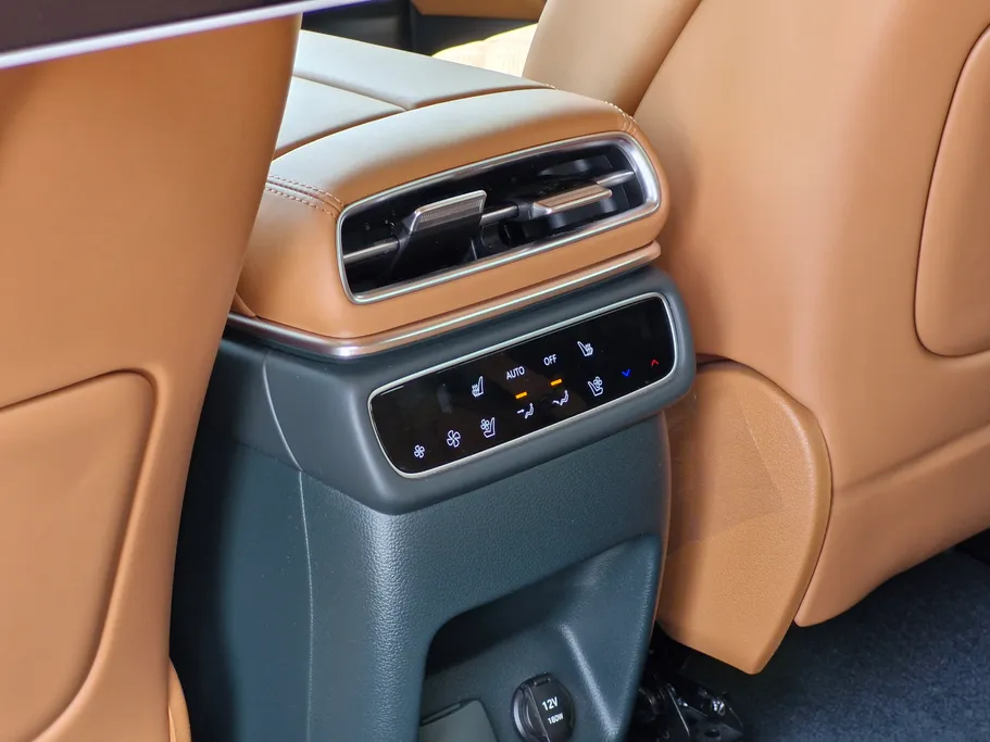 2025 Genesis GV80 Royal 