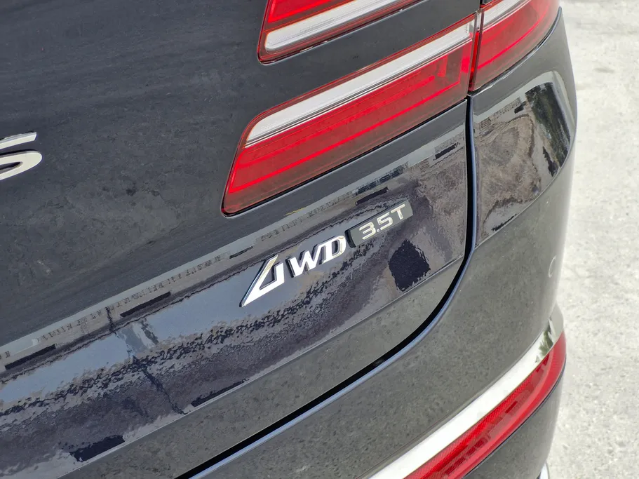 2025 Genesis GV80 Royal 