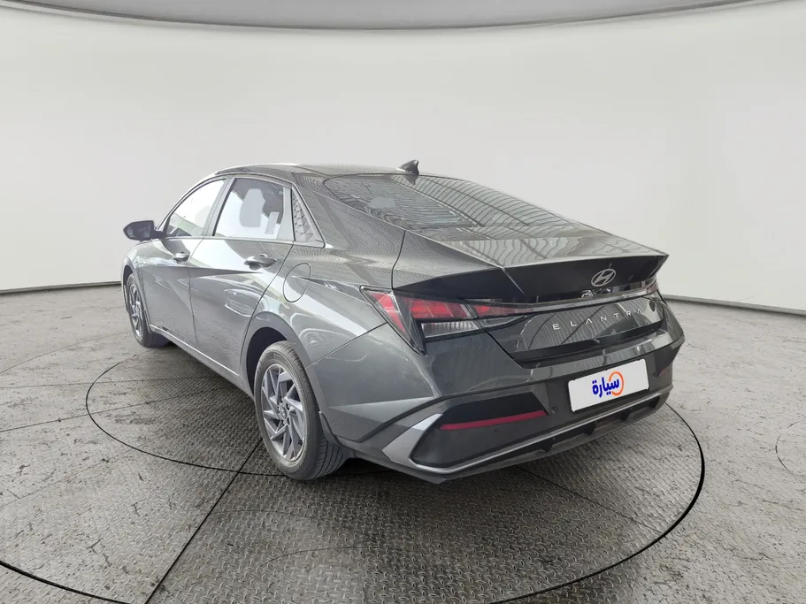 2025 Hyundai Elantra Smart 