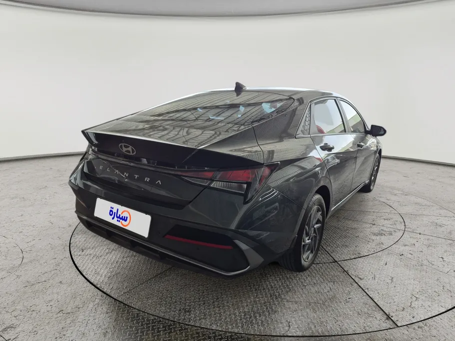 2025 Hyundai Elantra Smart 