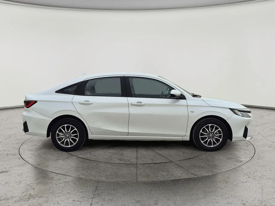 تويوتا يارس Y 2024 