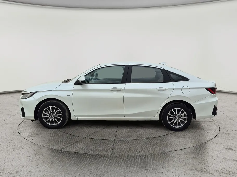 تويوتا يارس Y 2024 