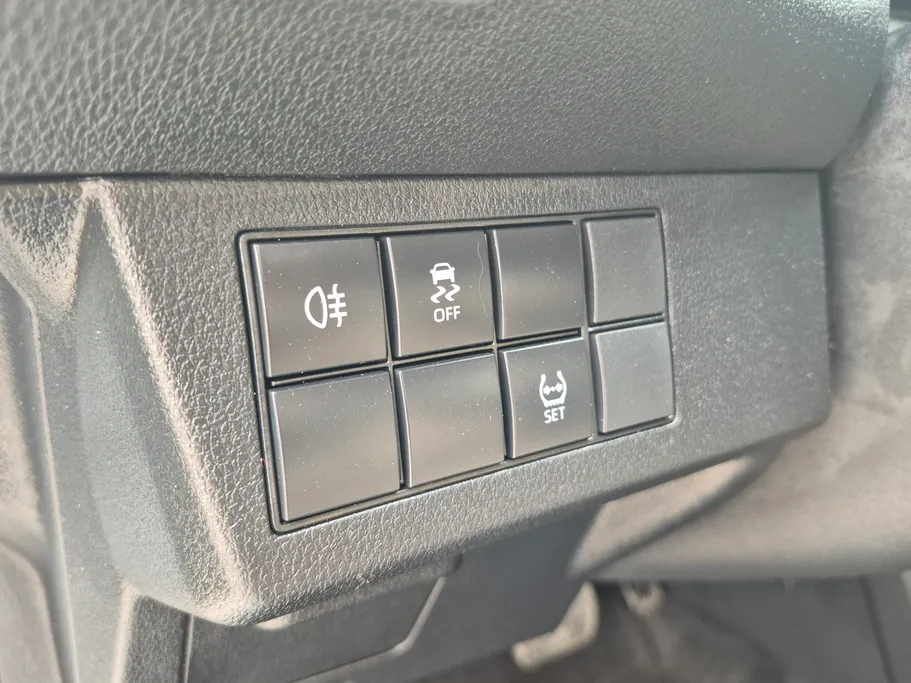 تويوتا يارس Y 2024 