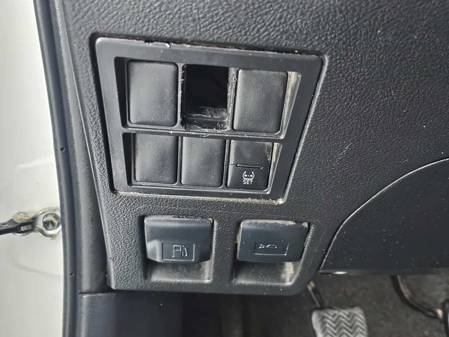 تويوتا هايلكس DC 4x4 Diesel 2023 