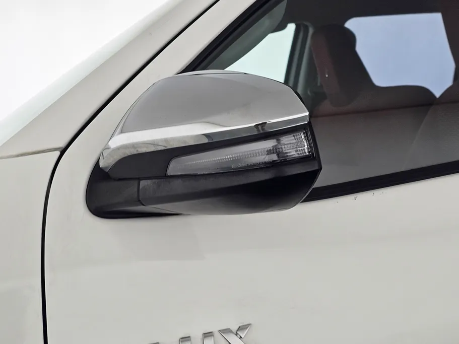 تويوتا هايلكس DC 4x4 Diesel 2023 