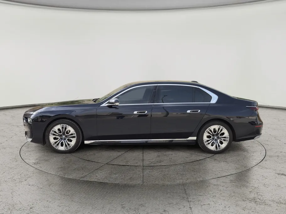 2023 BMW 7 Series 735i 