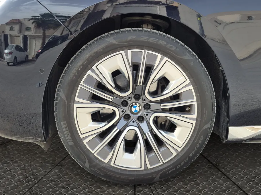 2023 BMW 7 Series 735i 