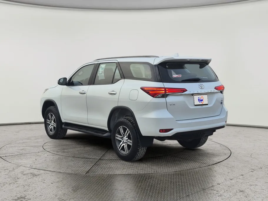 تويوتا فورتشنر VX 2023 