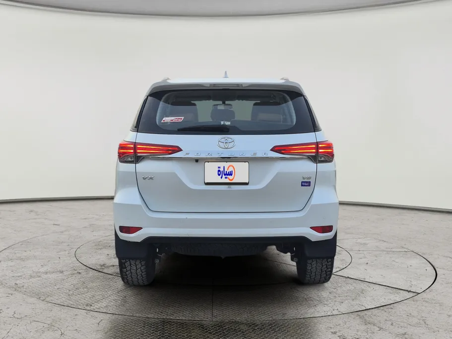 تويوتا فورتشنر VX 2023 