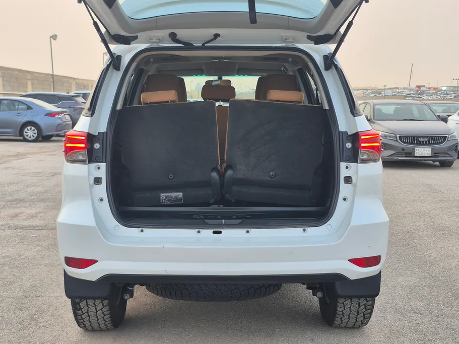 تويوتا فورتشنر VX 2023 