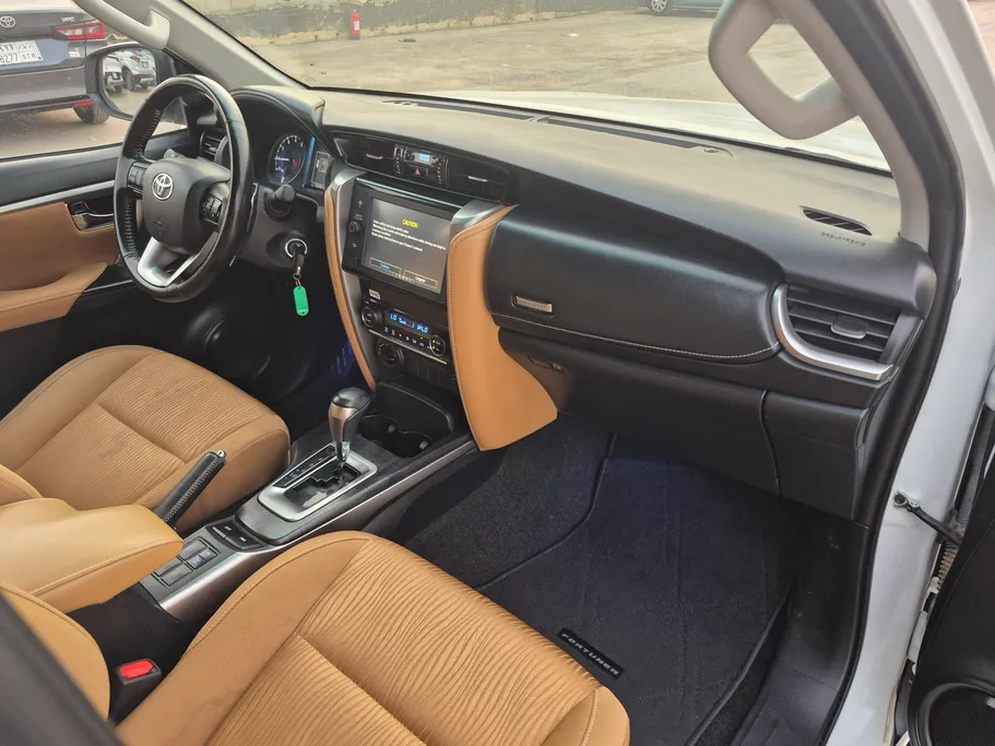 تويوتا فورتشنر VX 2023 