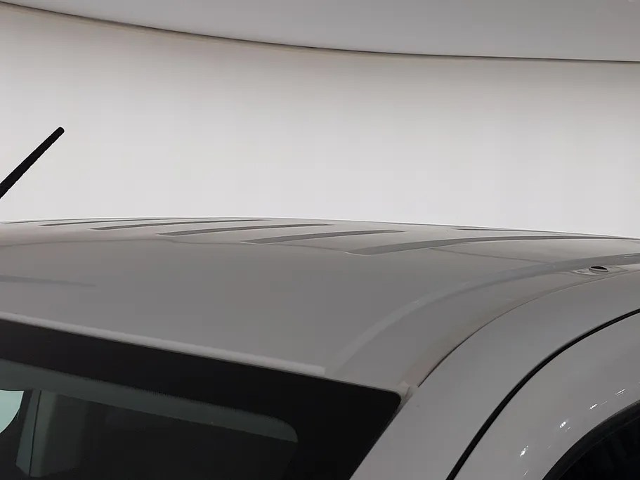 2023 Peugeot Partner Long van 